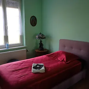 Bed & Breakfast Sweet 2, Charleroi